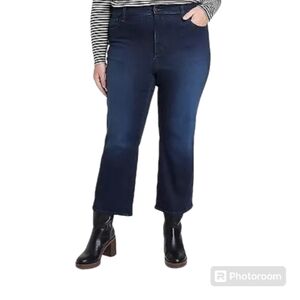 Universal Thread women's size 24 dark wash cropped jeans